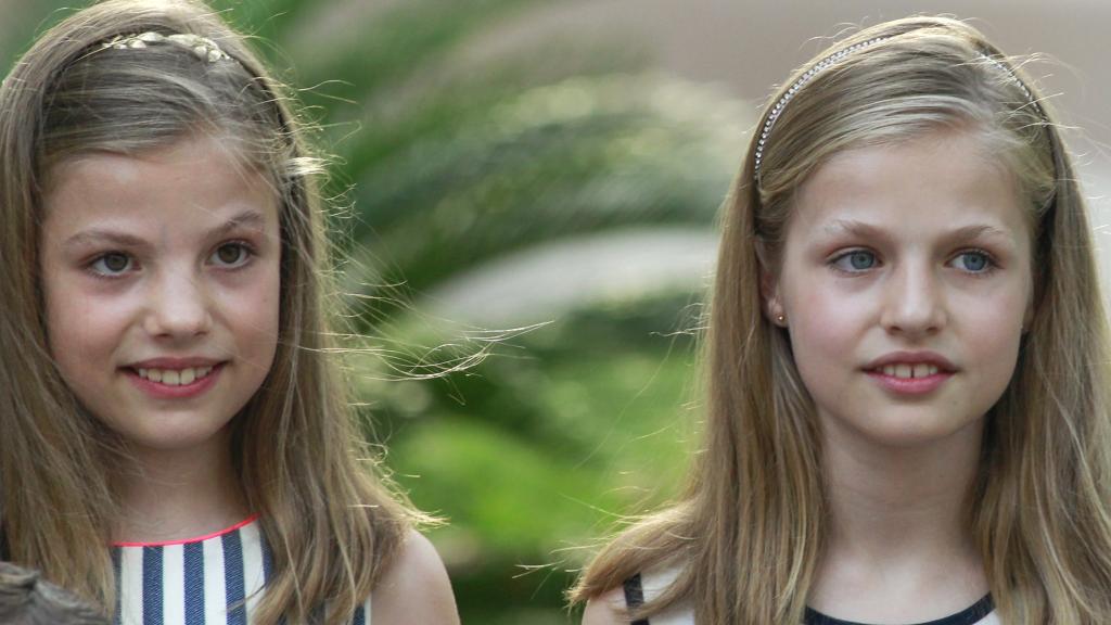 La infanta Sofía y la princesa Leonor.