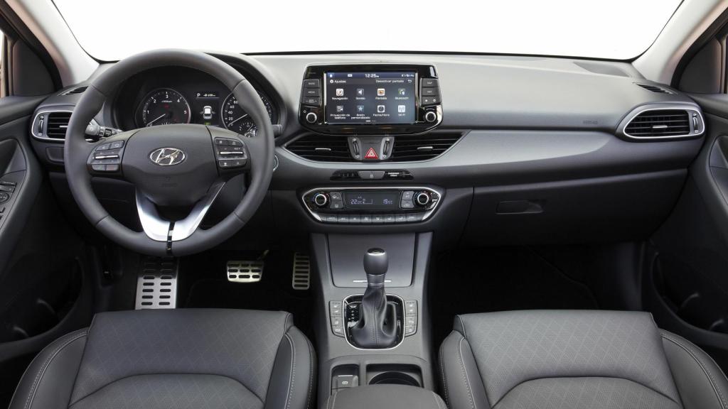 hyundai-i30-cw-2017 (2)