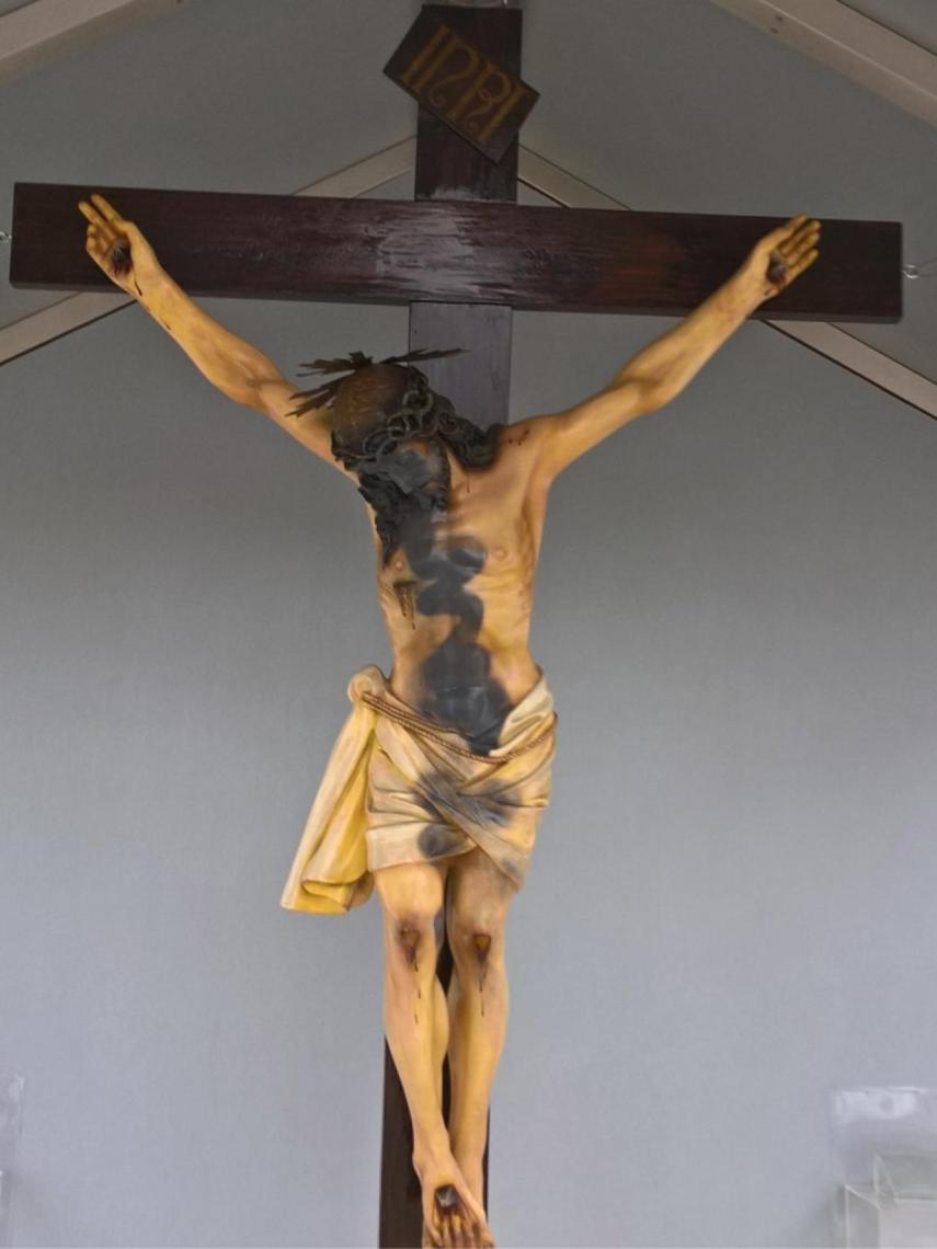 Así quedó el Cristo de Vallecas tras la profanación.
