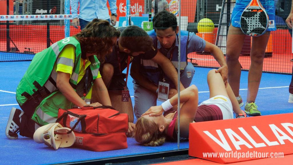 Momento de la lesión de Alejandra Salazar.