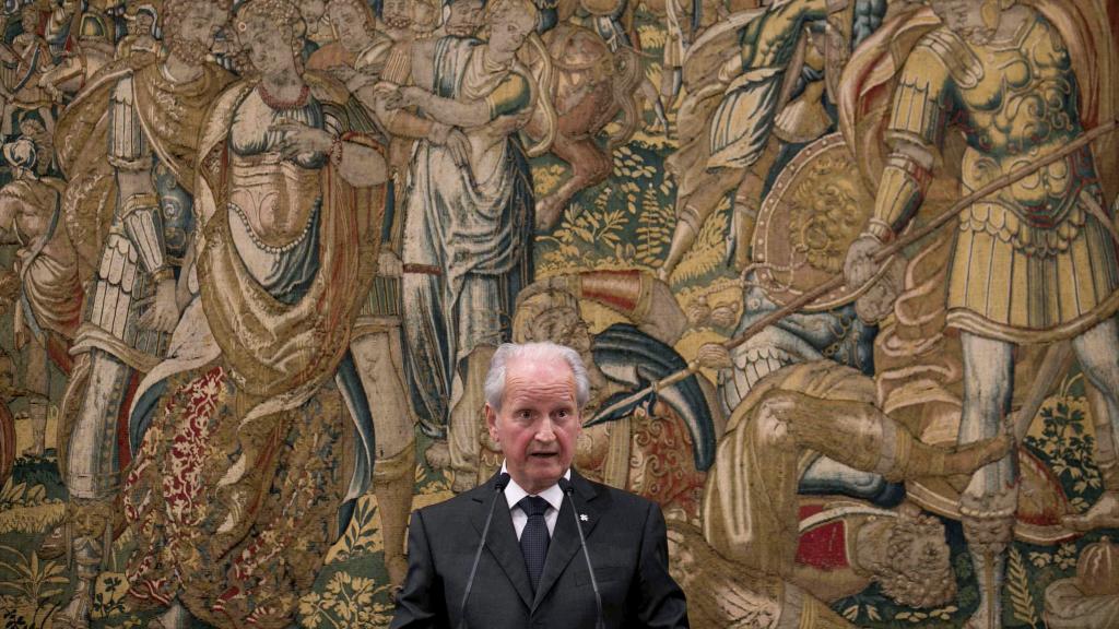 El expresidente del Parlamento Vasco, Juan María Atutxa, interviene en el acto de homenaje.