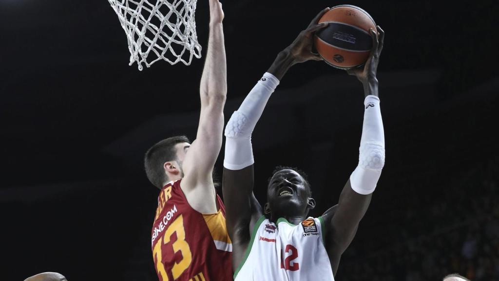 Ilimane Diop en un partido con Baskonia.