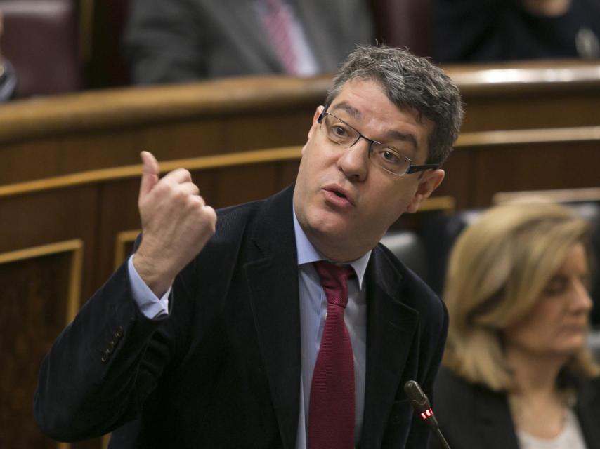 Álvaro Nadal ha encontrado el amor en su propio partido.