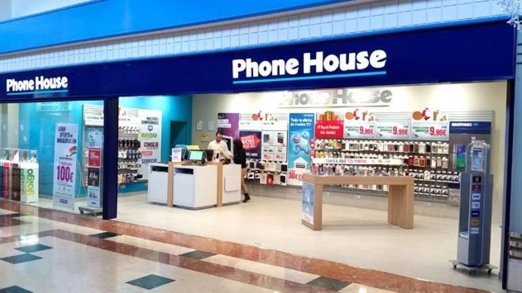 Una tienda Phone House en un centro comercial.