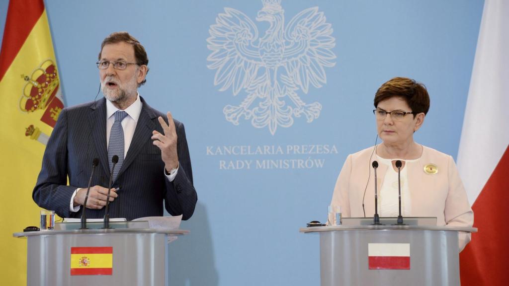 Rajoy, junto a la primera ministra polaca, Beata Szydlo.