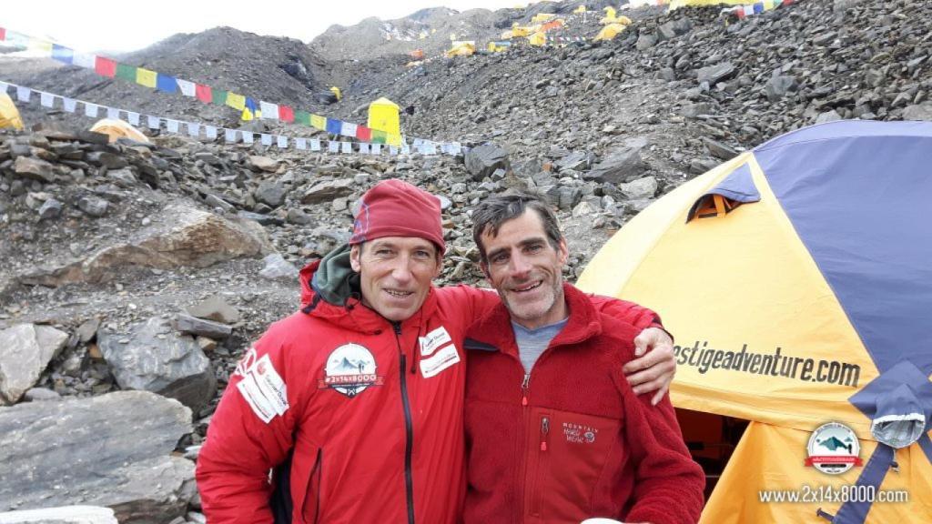 Zerain y Galván en el campo base del Nanga Parbat.