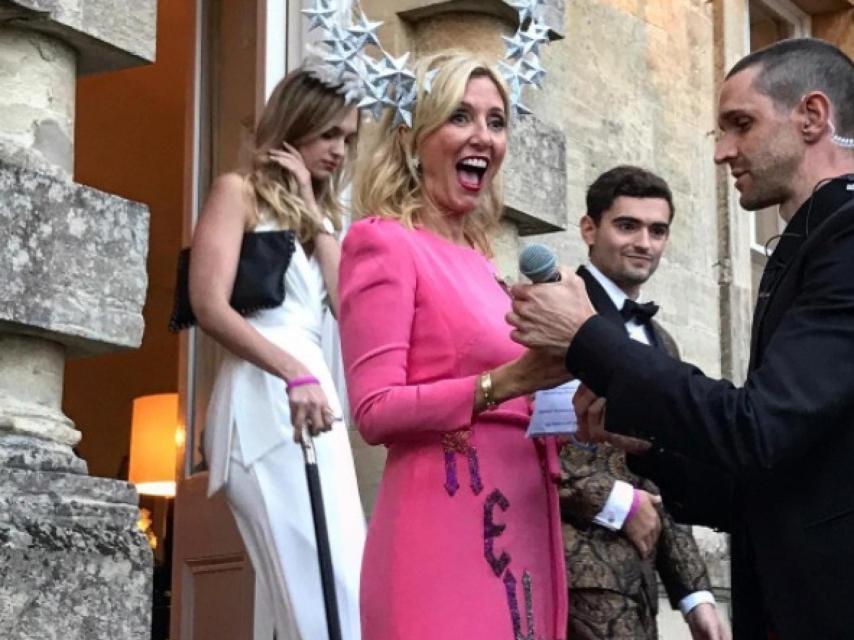 Marie Chantal, la anfitriona, lució uno de los disfraces más atrevidos.