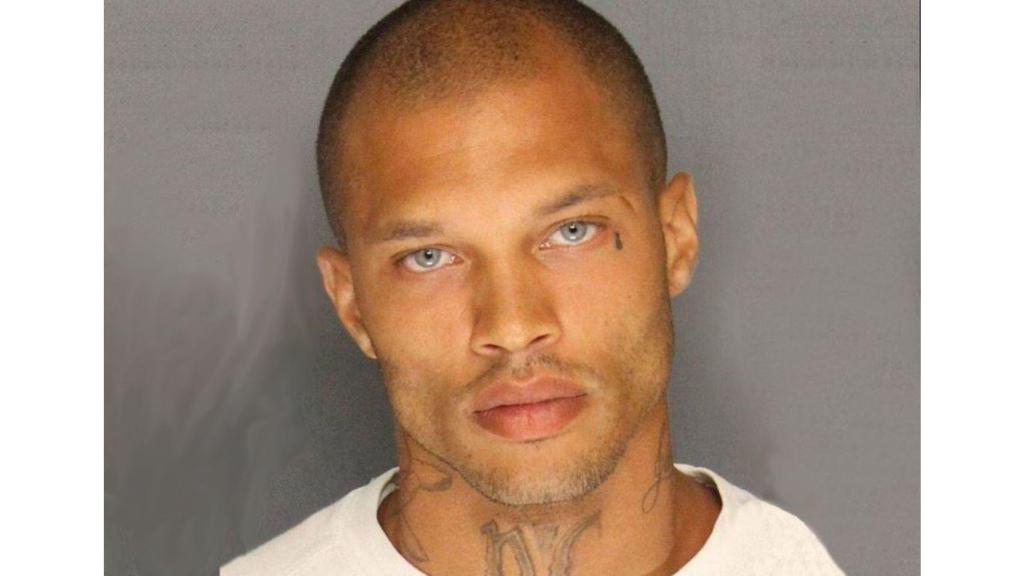 La imagen que la policía de California difundió y consiguió hacerle famoso.