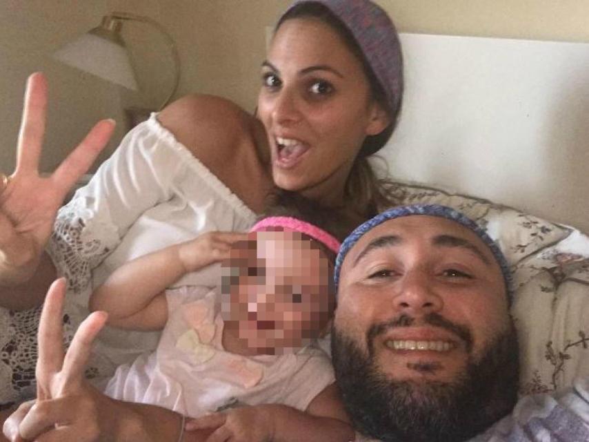 La familia, feliz, en una imagen de Instagram.