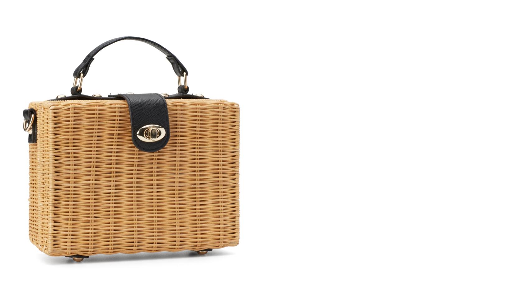 El bolso de mimbre es el must have del verano