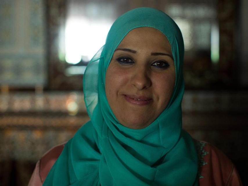 Farah tiene 32 años y dos hijos de siete y de nueve.  Le detectaron el síndrome de Usher a los 14. Siguió con su vida.