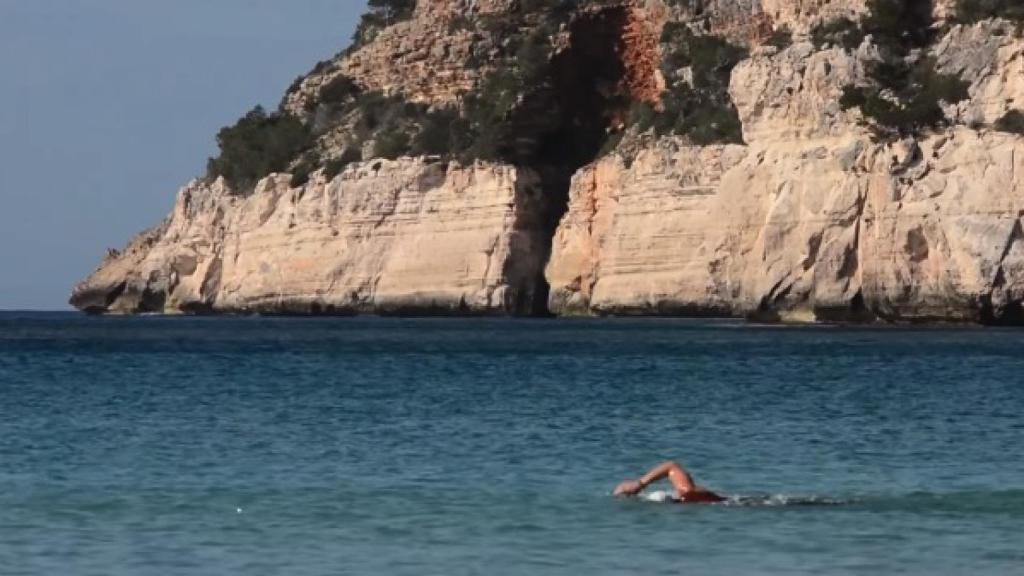 Fotograma del documental 'La gran travesía', donde se ve su preparación