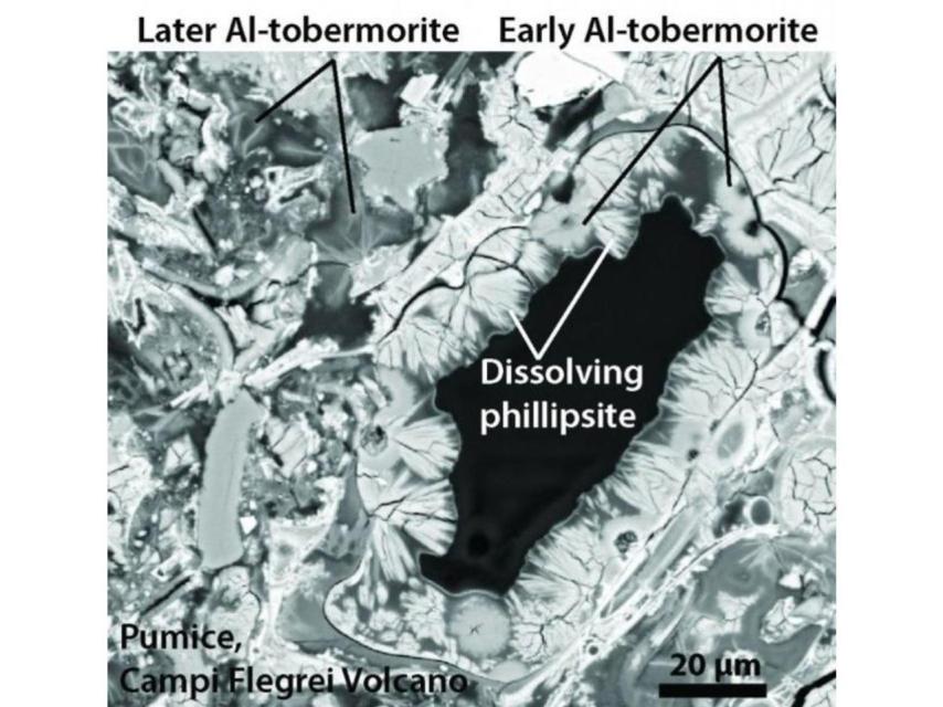 Vista concreta que demuestra que la presencia de tobermorita