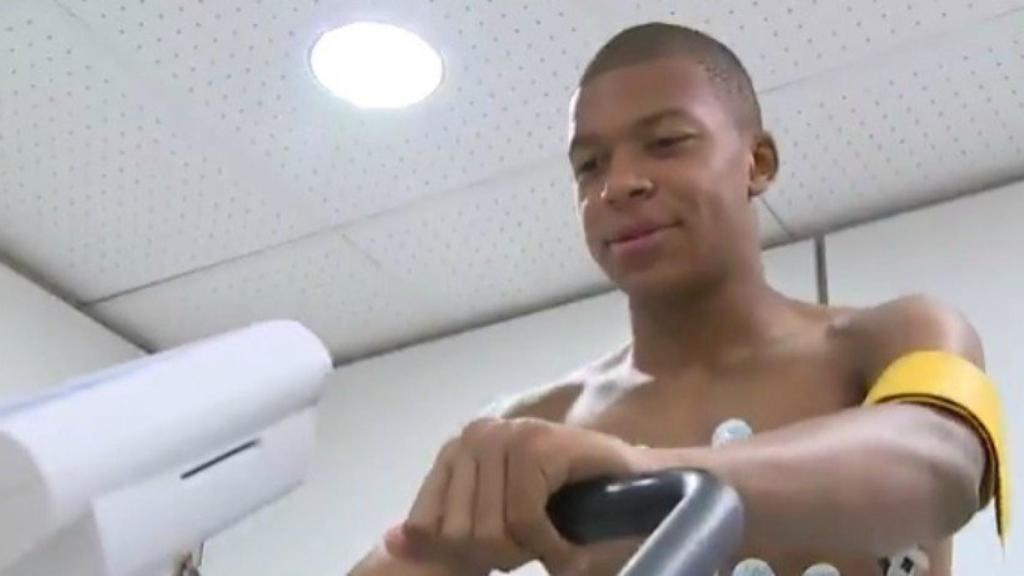 Mbappé pasa el reconocimiento médico con el Mónaco