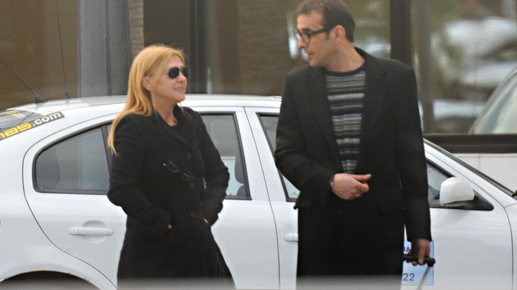 Luis Merlo junto a su hermana Amparo Larrañaga por las calles de Madrid.