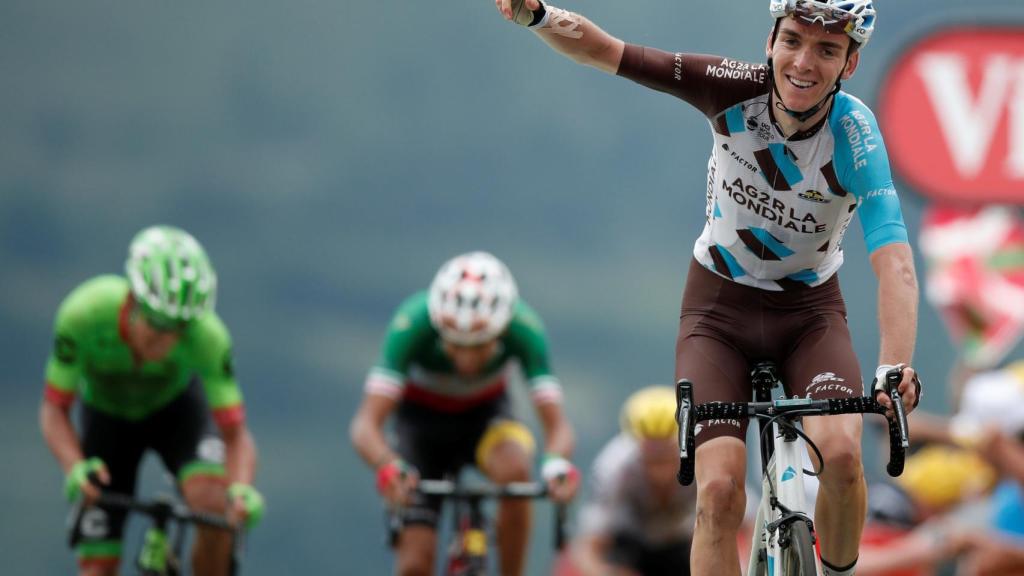Bardet celebra su victoria de etapa.