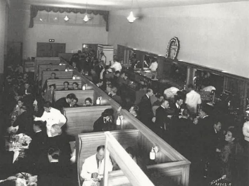 El interior del restaurante Caesar, en Tijuana.