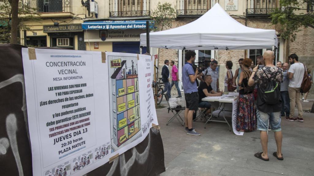 Panorámica del inicio de la concentración contra la masificación del turismo.
