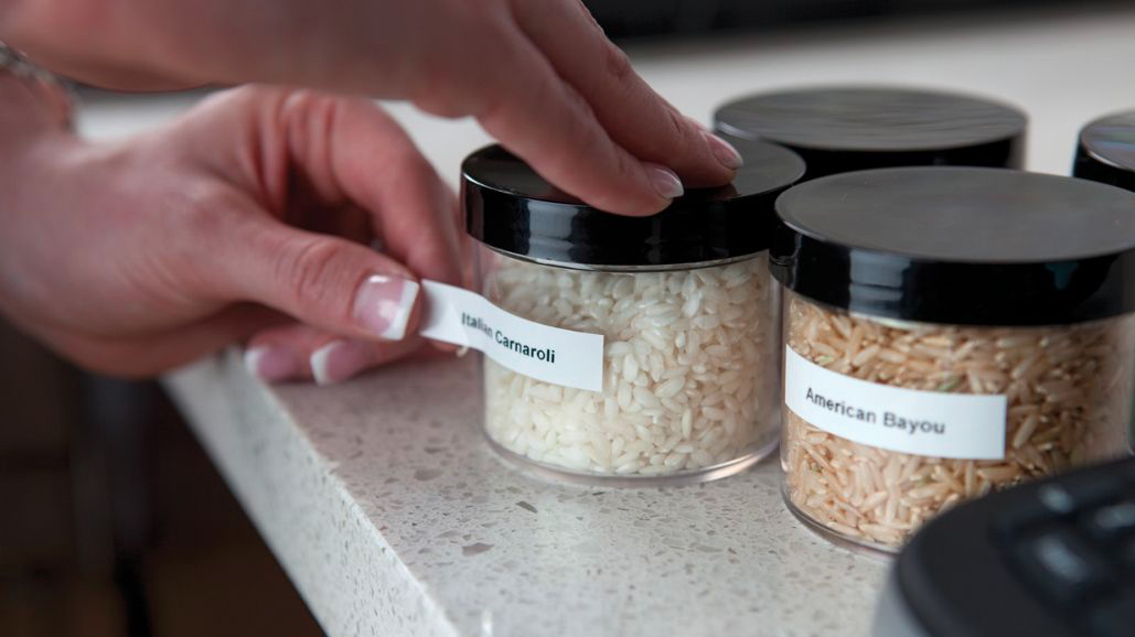 dymo-como-organizar-la-cocina-con-material-de-oficina