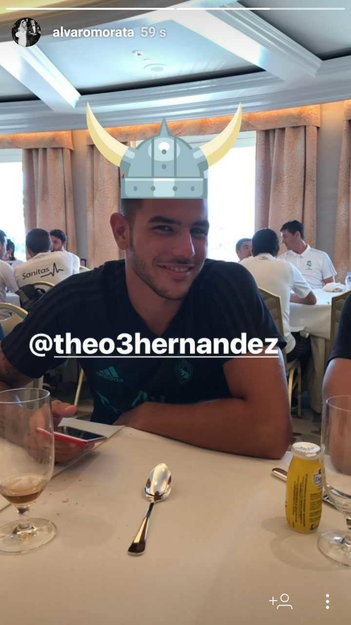 Theo ya es un madridista en toda regla: Morata le disfraza de vikingo