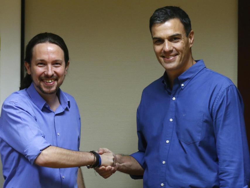 Iglesias y Sánchez antes de empezar su última reunión.