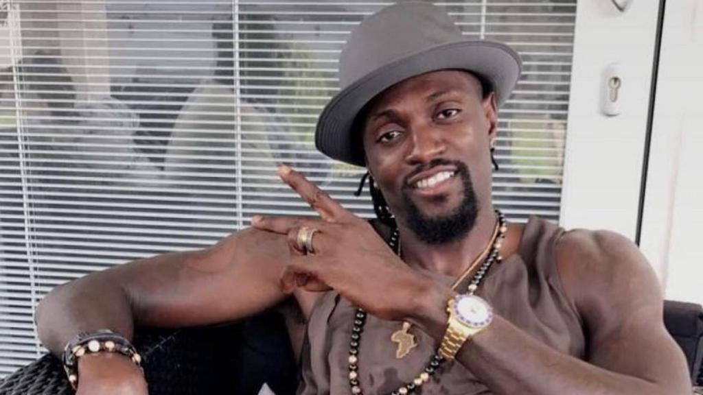 Adebayor. Foto: Instagram (@e_adebayor)