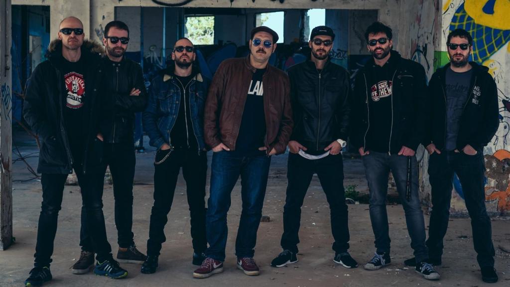 El grupo de música Riot Propaganda.