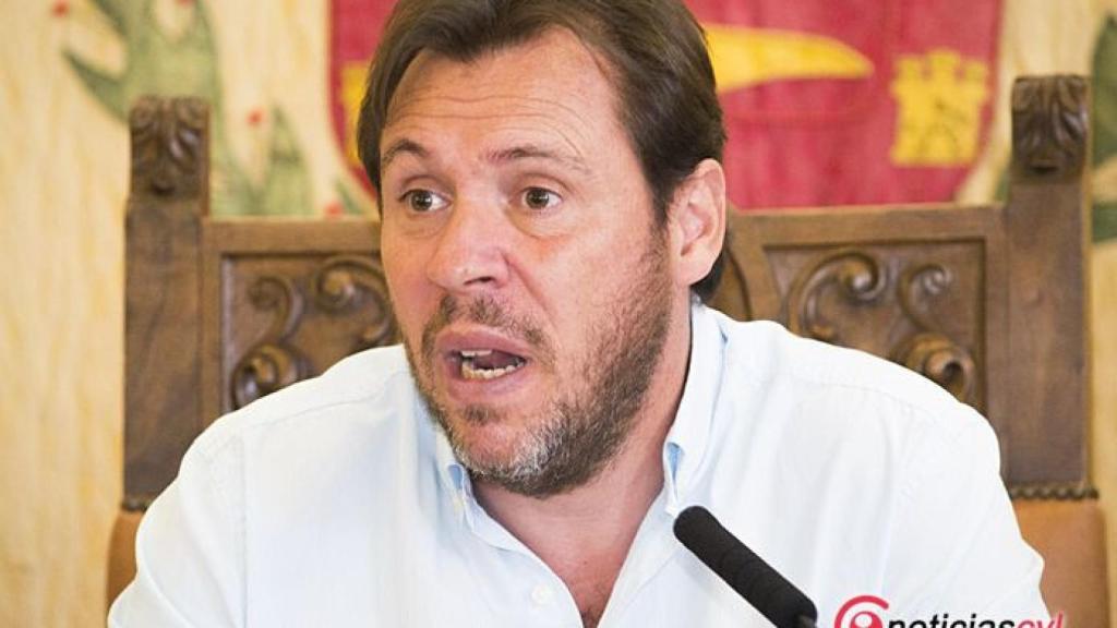 Valladolid-puente-laureada-escudo