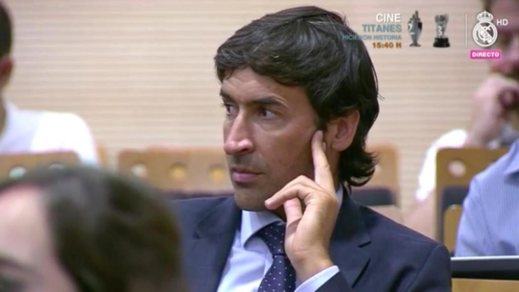 Raúl González ya ejerce su nuevo cargo en el Real Madrid.