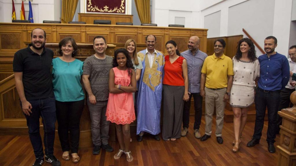 Los niños saharauis llenan de alegría las Cortes de Castilla-La Mancha  1