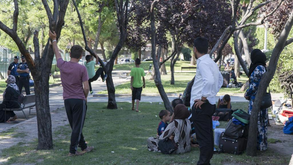 Los refugiados sirios aseguran haber acampado allí hace más de diez días.