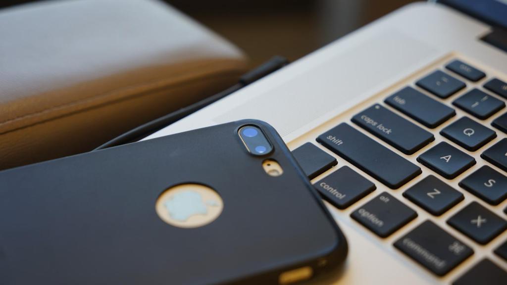 iphone-7-plus-2131472_1920