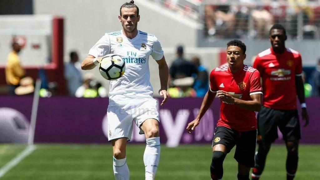 Bale controlando un balón