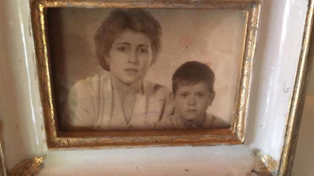 La madre de Esteban, apodada 'Pollita', mantuvo una relación con un terrateniente a sus 17 años