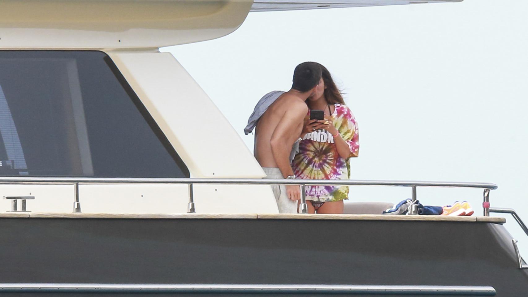 Las vacaciones de Laura Matamoros a bordo de un yate