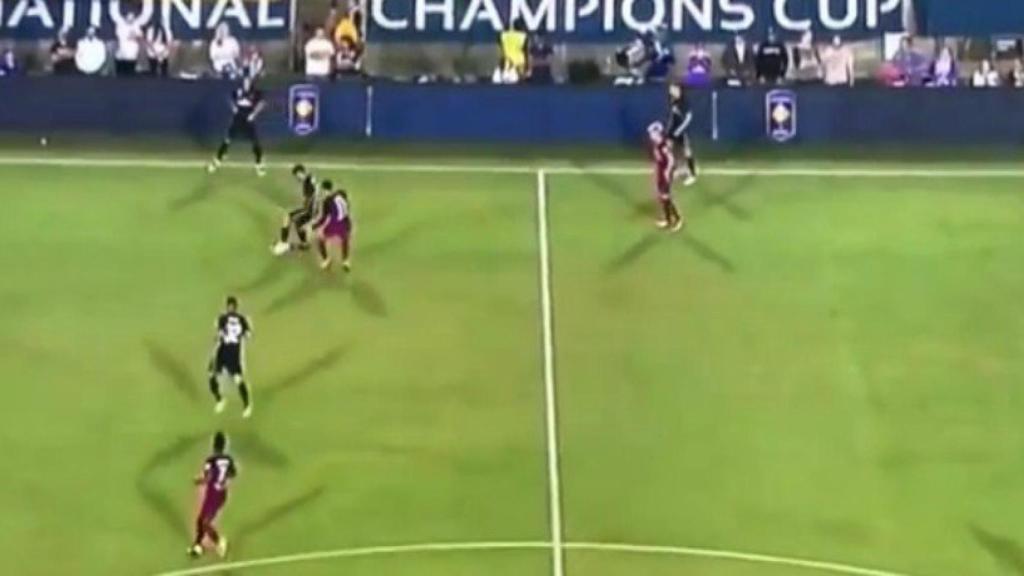 Jugadón de Ceballos ante el City