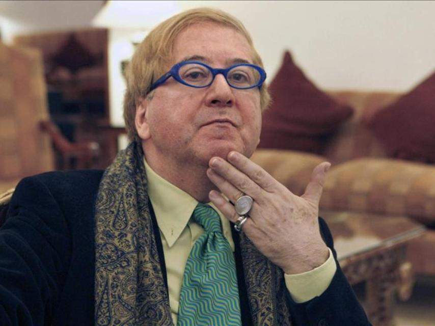 El poeta Luis Antonio de Villena.