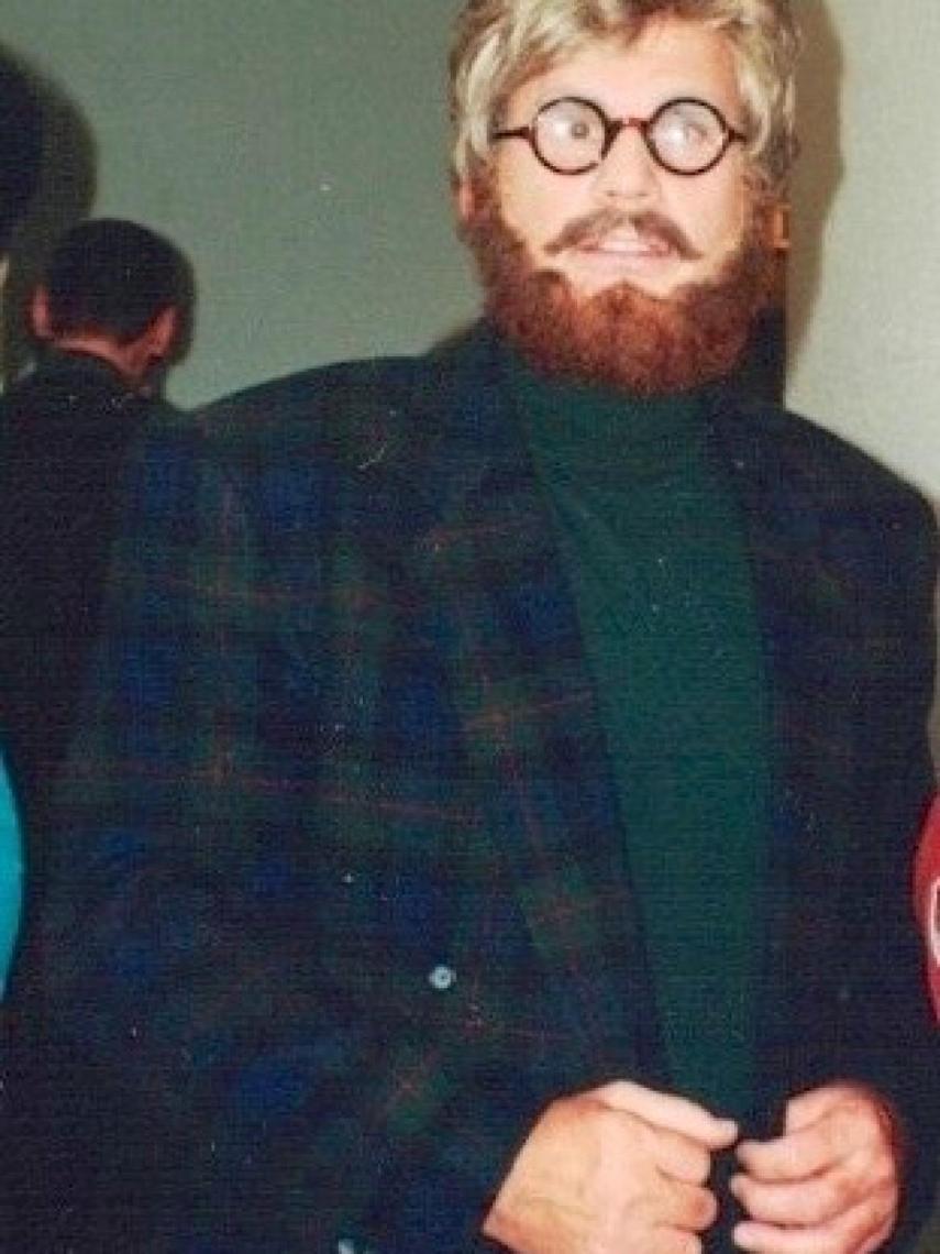 Una imagen de Alfred durante su juventud.