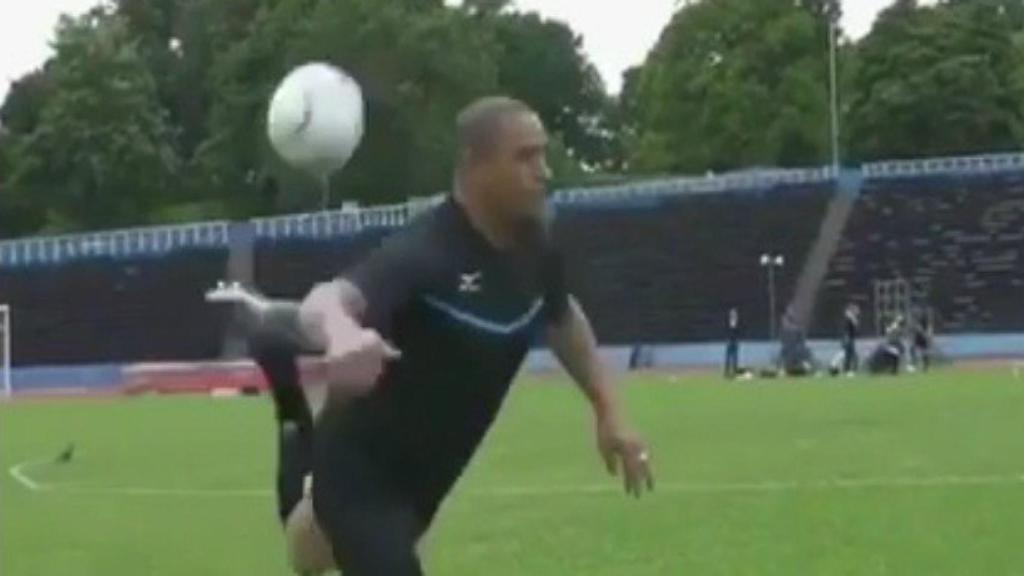 El regate imposible de Roberto Carlos