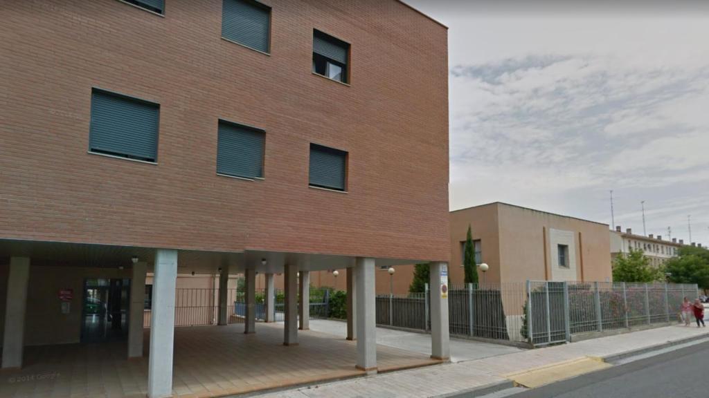 Número 92 de la calle Antonio Leyva, de Zaragoza, donde se produjo el incendio.