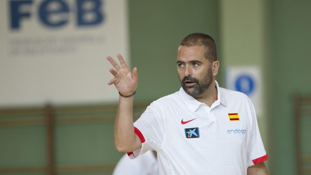 Jenaro Díaz en un entrenamiento con la selección española.