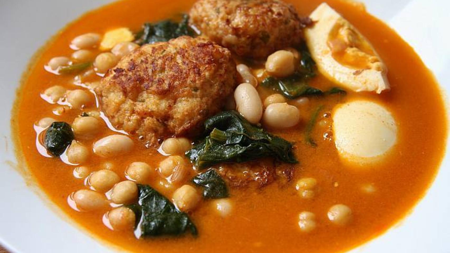 El potaje de acelgas es uno de los platos más típicos de la dieta mediterránea.