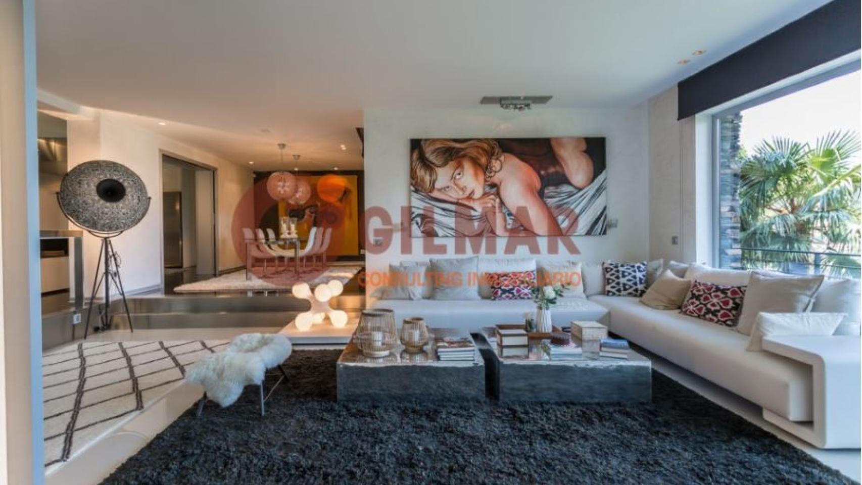 Así es la mansión de Carlos Lozano