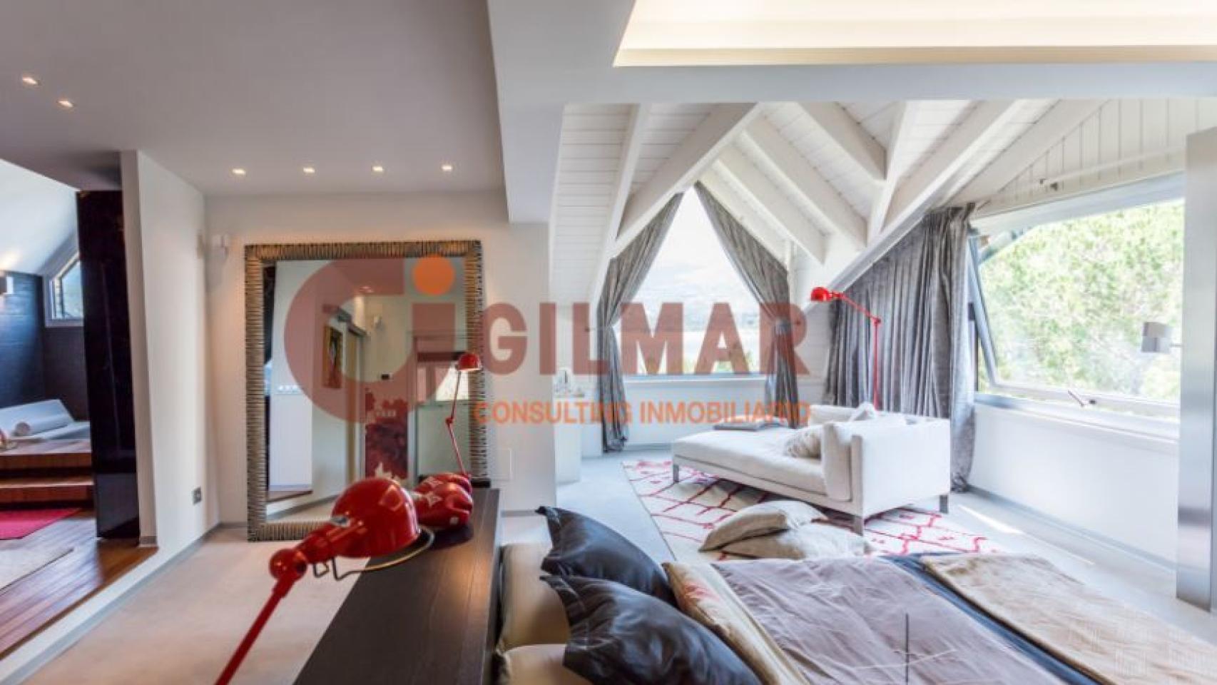 Así es la mansión de Carlos Lozano