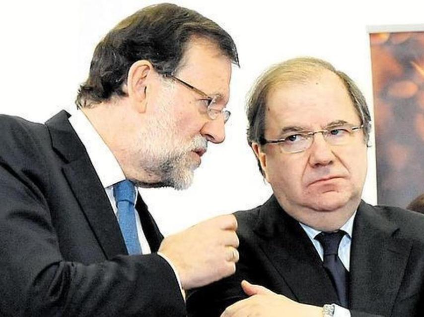 El líder del PP, Mariano Rajoy, con el presidente de Castilla y León, Juan Vicente Herrera.