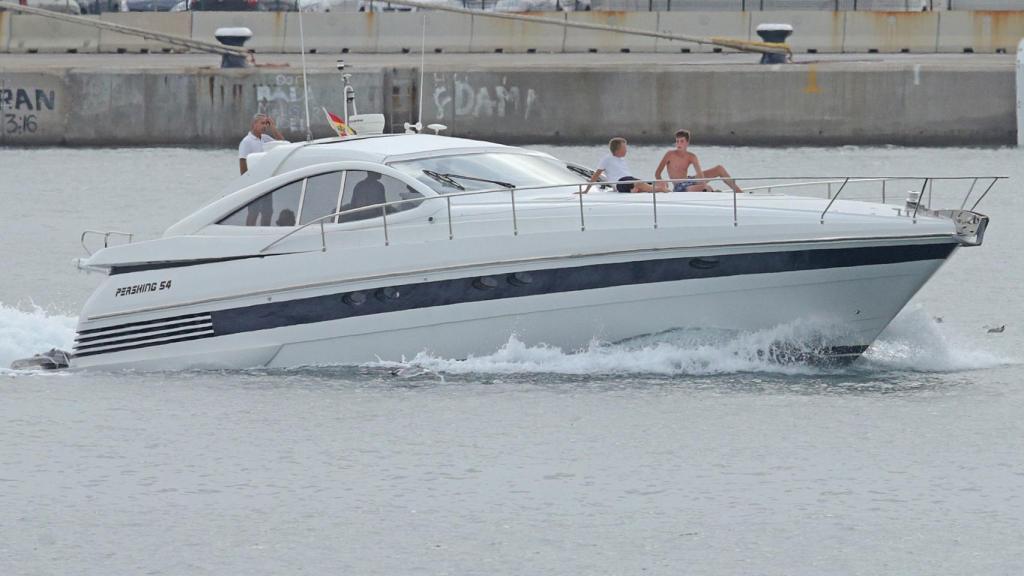 La reina Sofía sale a navegar junto a sus nietos Urdangarín y Marichalar.