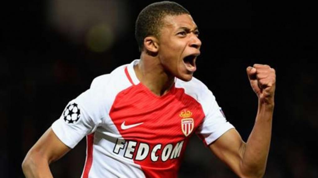 Mbappe, tras anotar un gol con el Mónaco