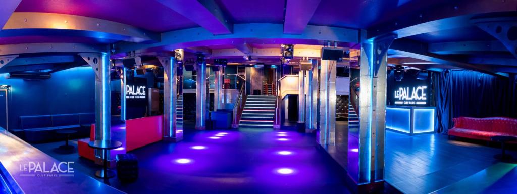 Sus modernas salas albergan música de todo tiempo pero sobre todo underground.