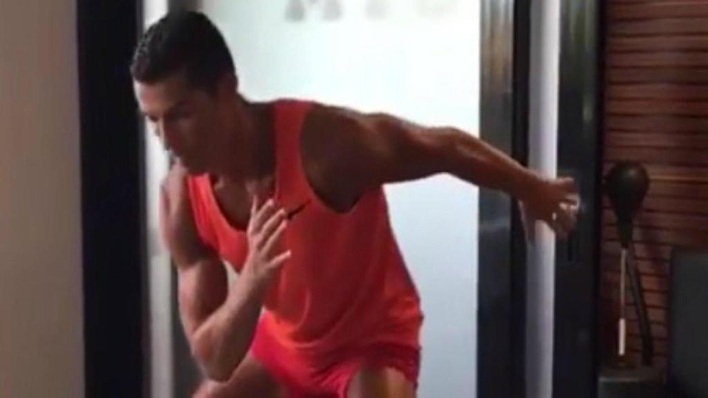 Cristiano Ronaldo se entrena en casa