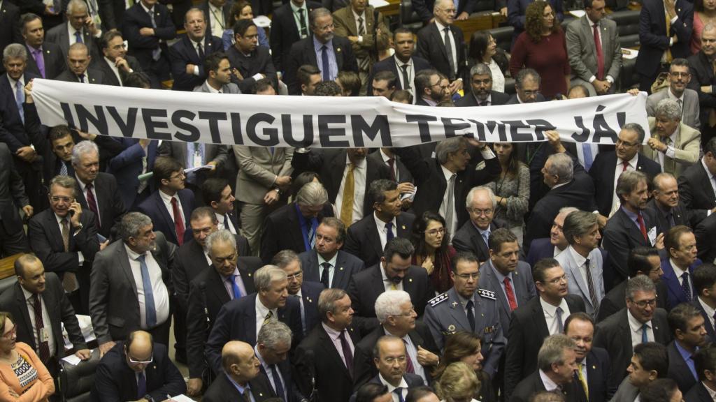 Los diputados, antes de comenzar la votación